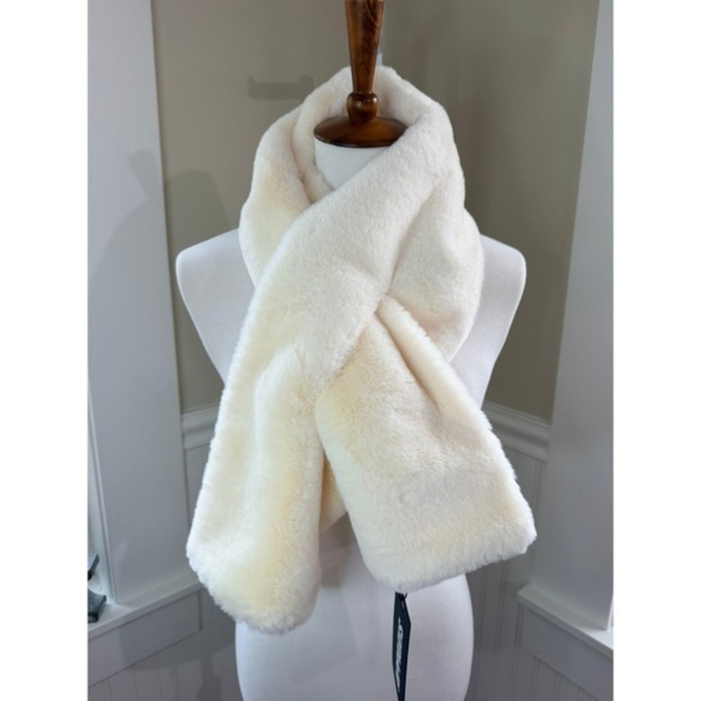 NWT Apparis Vegan Faux Fur Pull-Through Scarf Ivory White Cream OS Cozy Soft #2